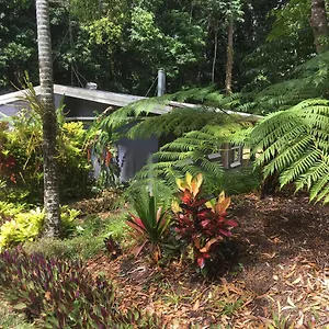  Holiday home Honeybee House